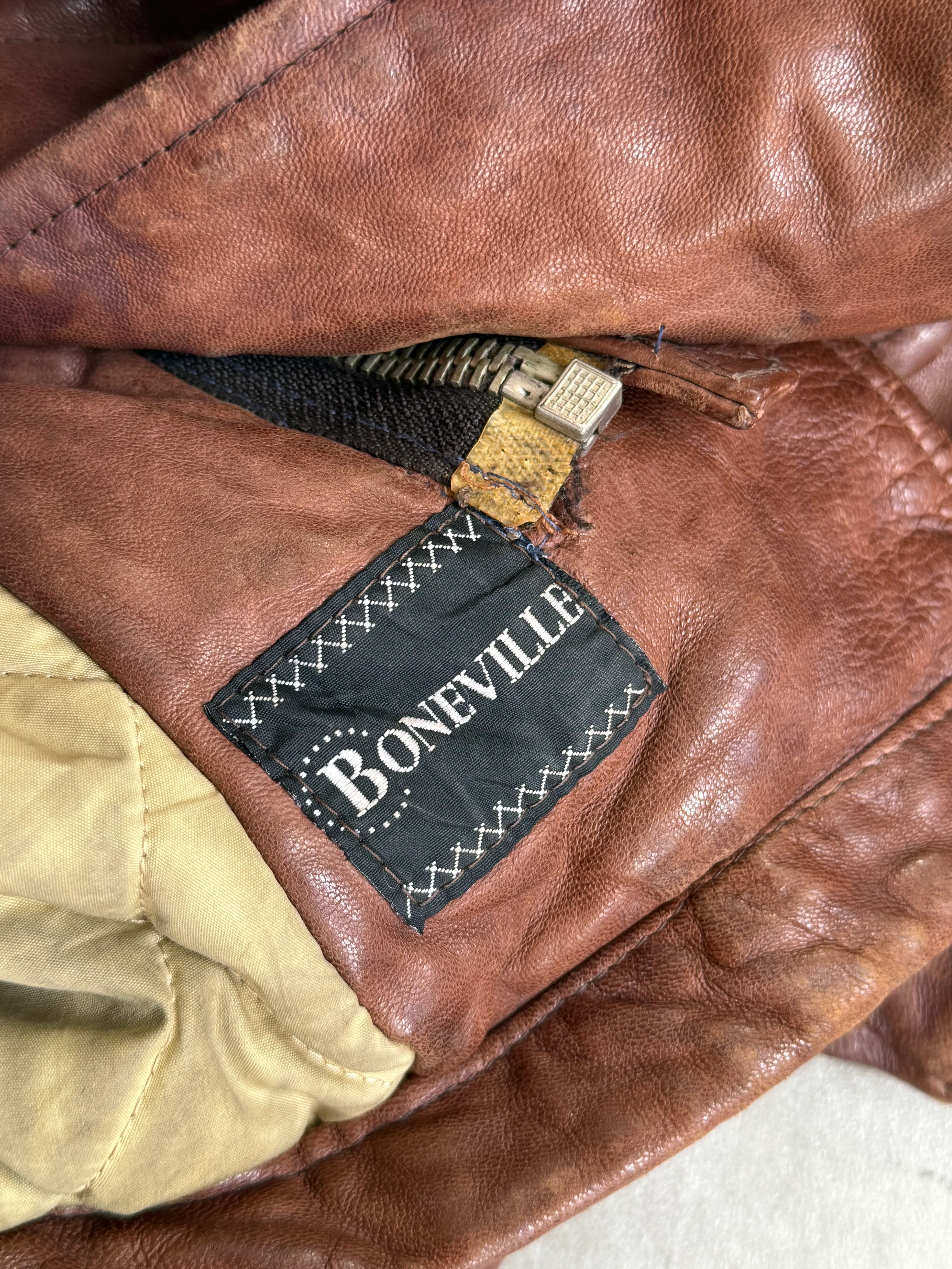 1980s Boneville Leather Chore Jacket with Wool Collar - Image 6